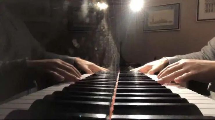 宋思衡的“宅抗疫” | 挑战主播、筹集口罩、闭关作曲，这位取消了20场演出的钢琴家原来这么忙！